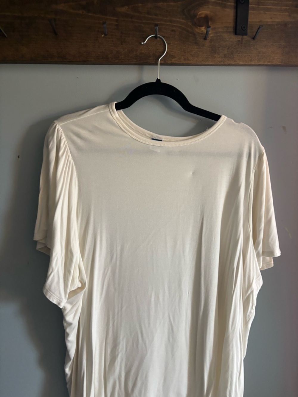 Old Navy Cream Short Sleeve T-Shirt